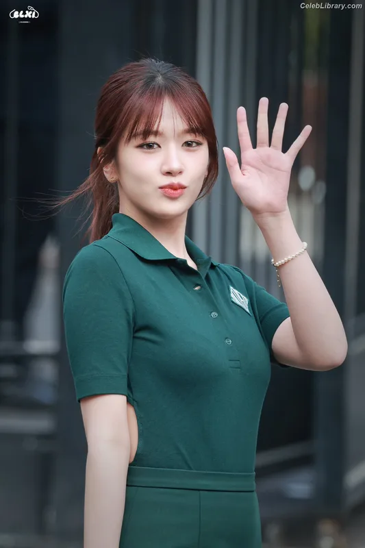 An Yujin photo 17 of 771
