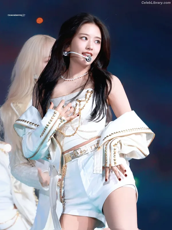 An Yujin photo 20 of 771