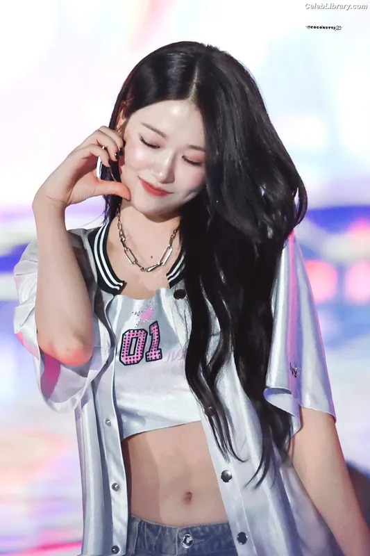 An Yujin photo 24 of 771