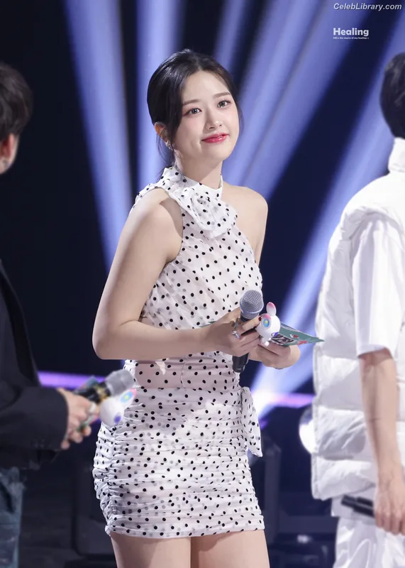 An Yujin photo 1 of 771