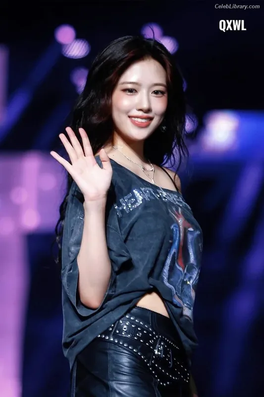 An Yujin photo 5 of 771