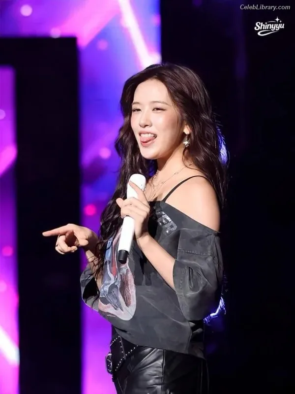 An Yujin photo 13 of 771