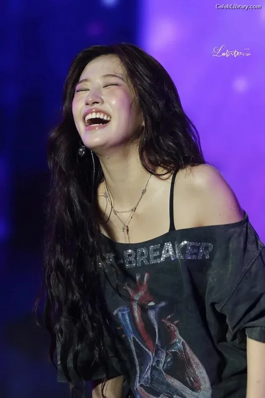 An Yujin photo 21 of 771