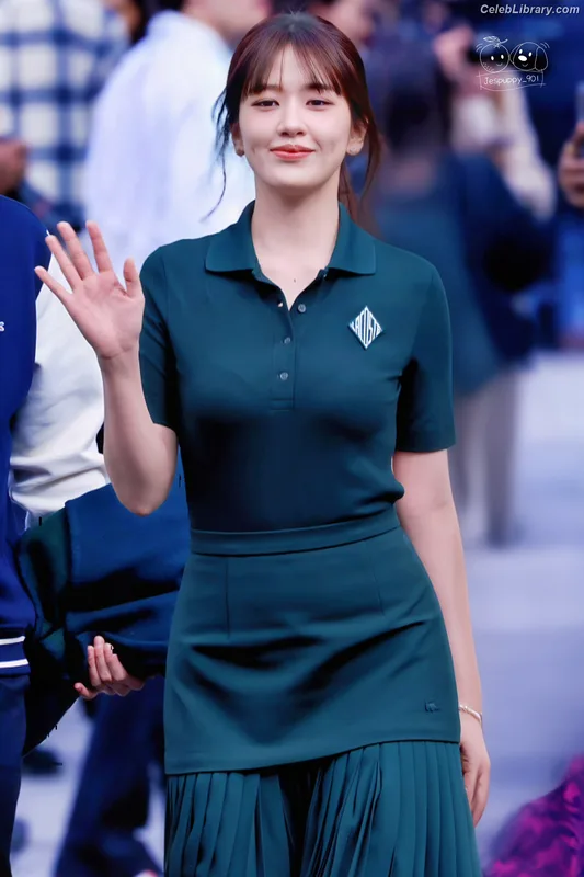 An Yujin photo 22 of 771
