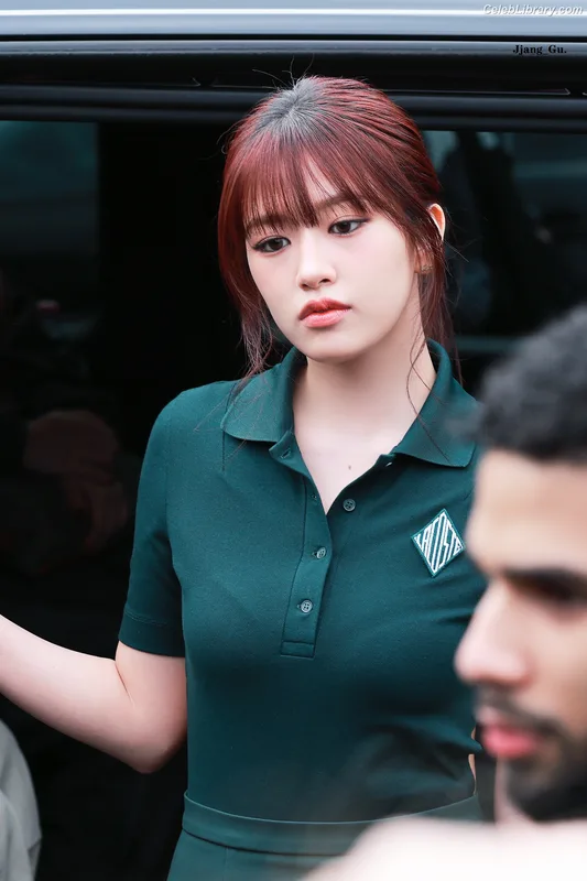 An Yujin photo 3 of 771