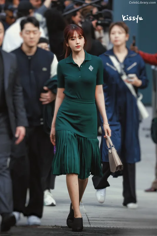 An Yujin photo 14 of 771