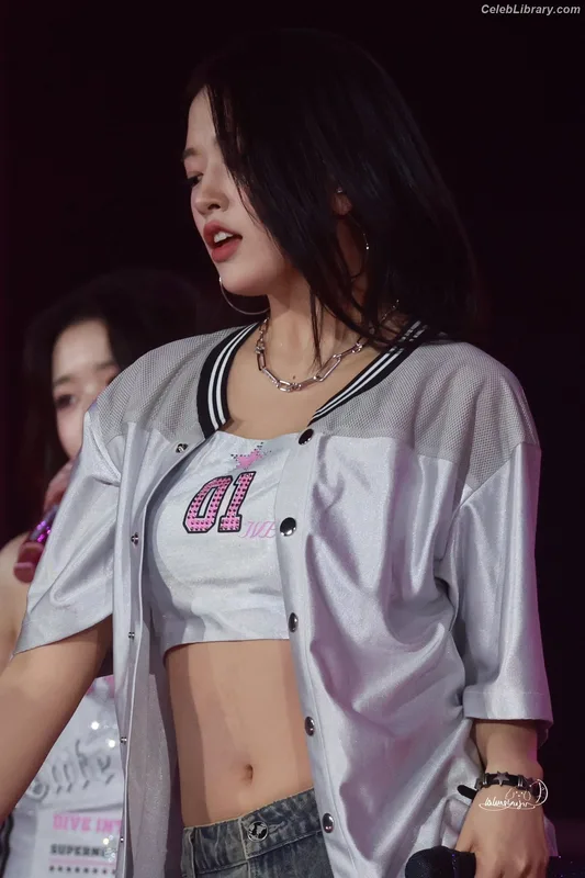 An Yujin photo 20 of 771