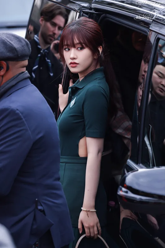 An Yujin photo 24 of 771