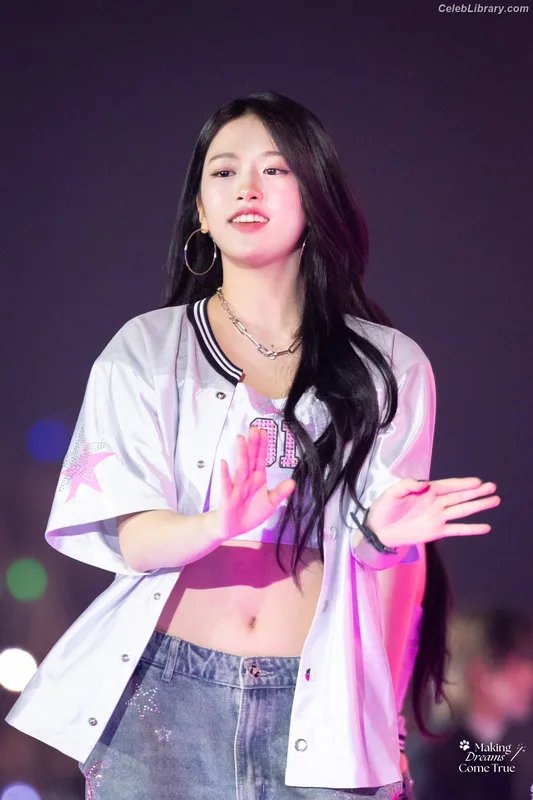 An Yujin photo 13 of 771