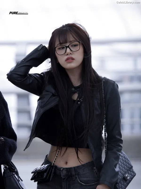 An Yujin photo 1 of 771