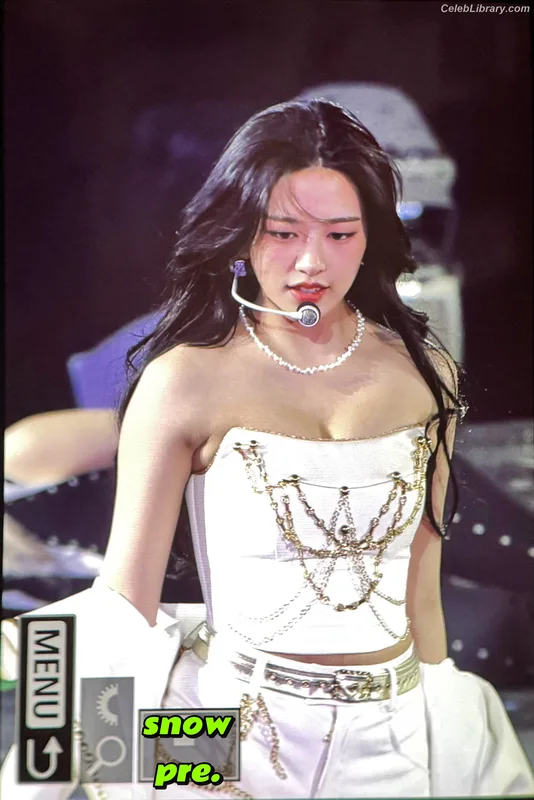 An Yujin photo 3 of 771