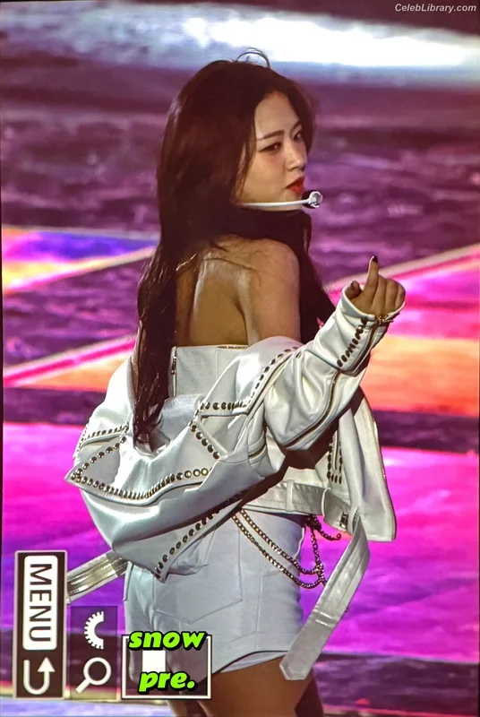 An Yujin photo 4 of 771
