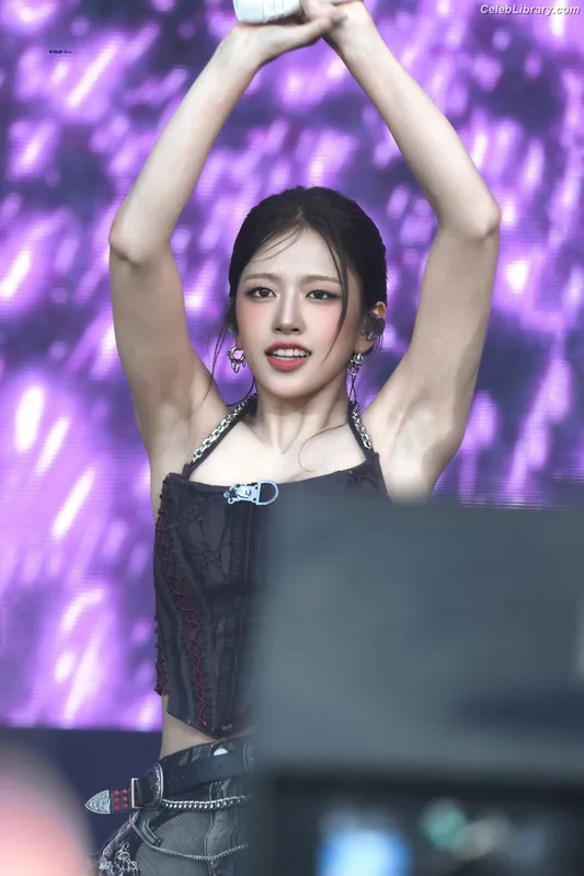 An Yujin photo 8 of 771