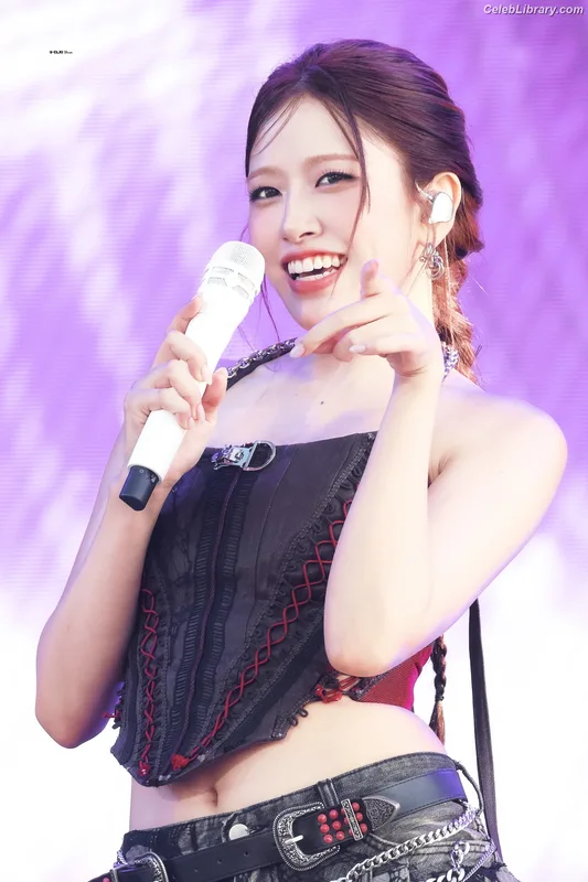 An Yujin photo 10 of 771
