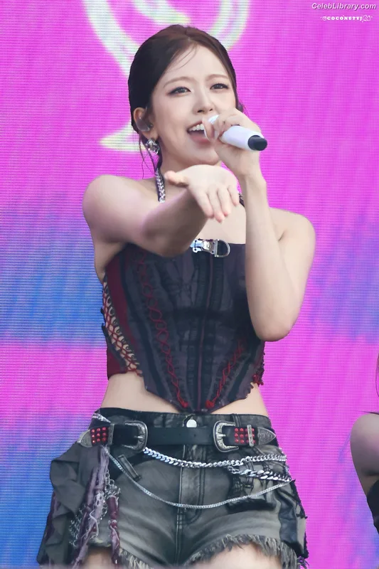 An Yujin photo 15 of 771