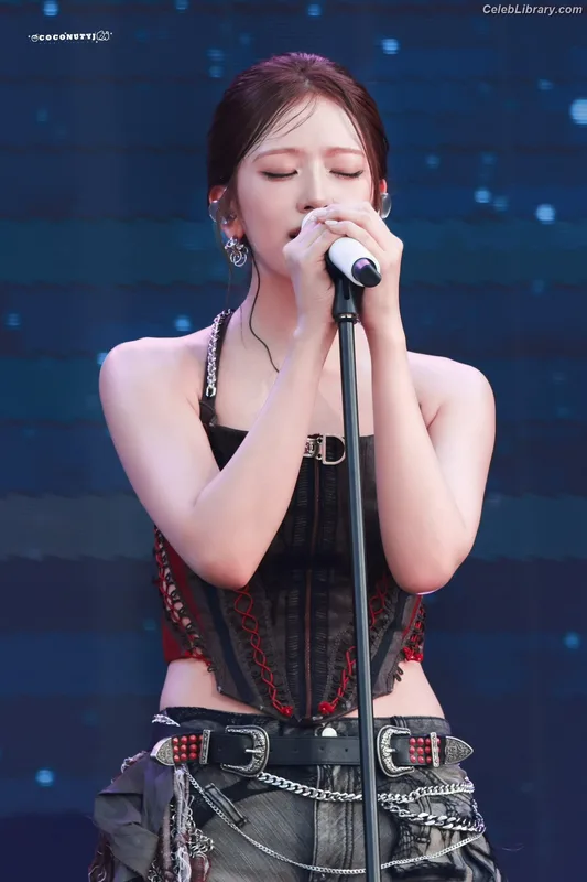 An Yujin photo 20 of 771