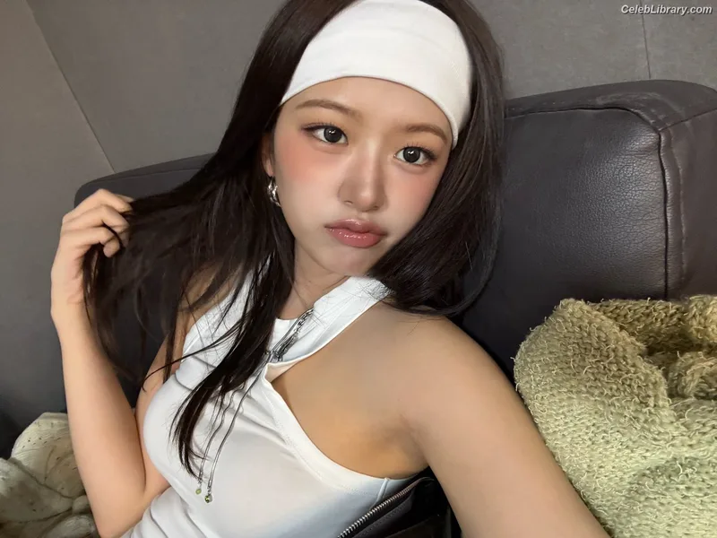 An Yujin photo 13 of 771