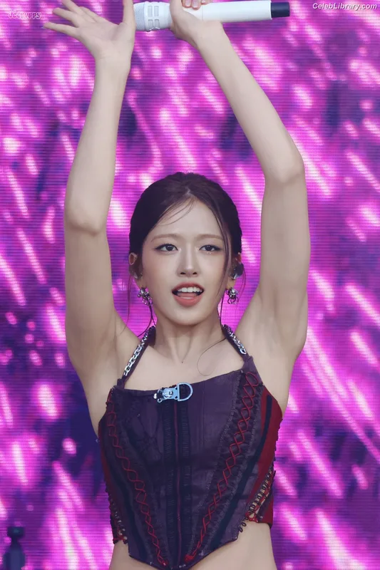 An Yujin photo 18 of 771