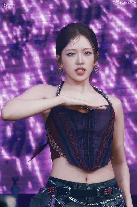 An Yujin photo 19 of 771