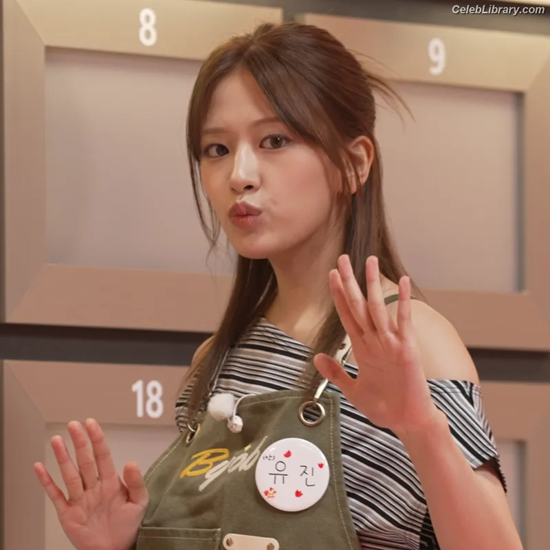 An Yujin photo 22 of 771
