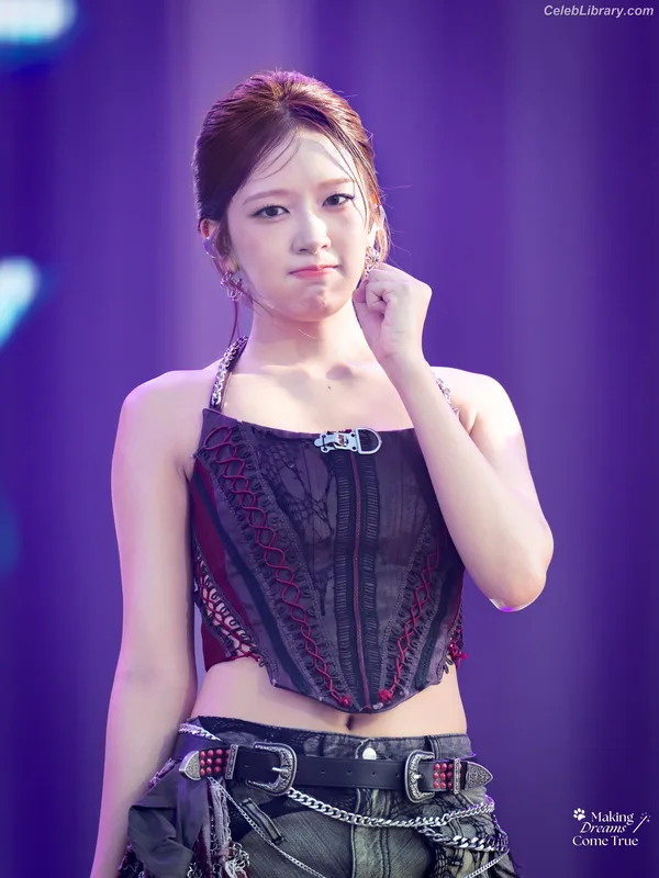 An Yujin photo 13 of 771