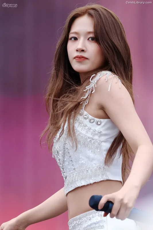 An Yujin photo 23 of 771