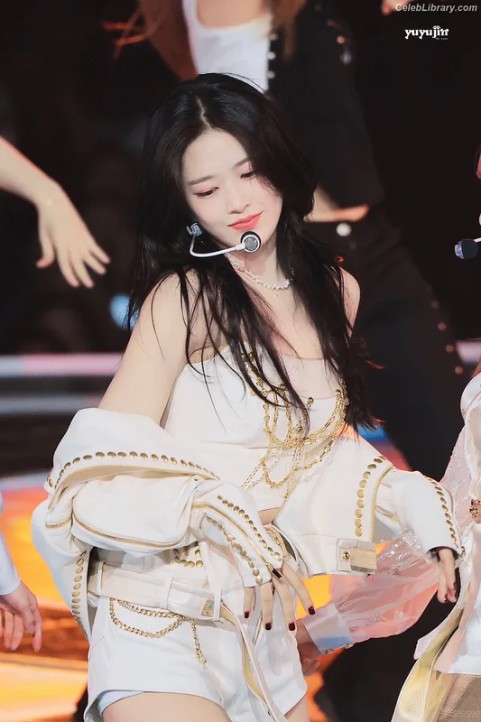 An Yujin photo 7 of 771