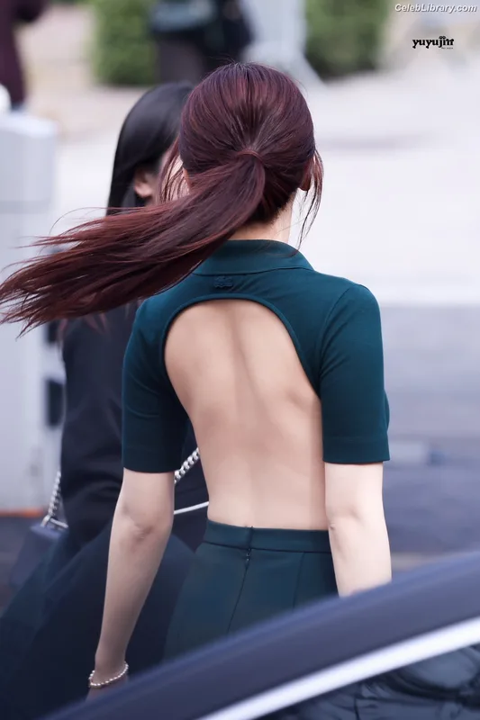 An Yujin photo 21 of 771