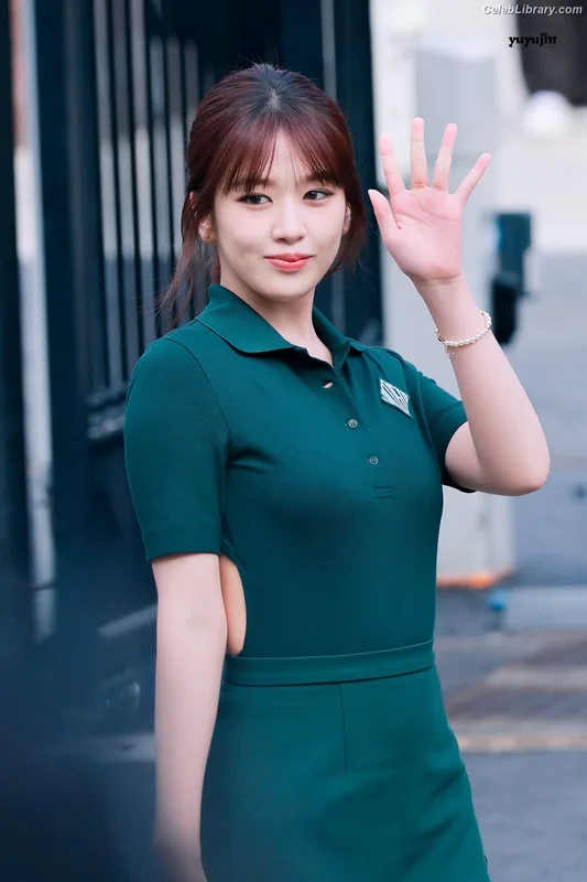 An Yujin photo 22 of 771