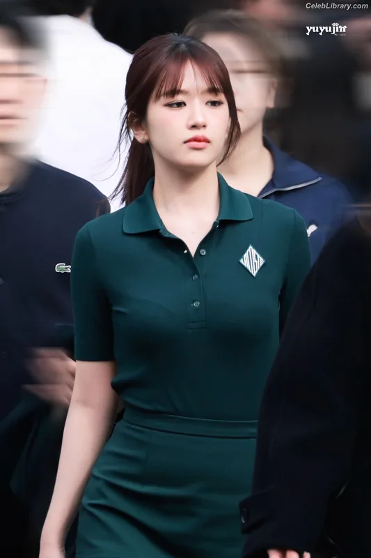 An Yujin photo 24 of 771