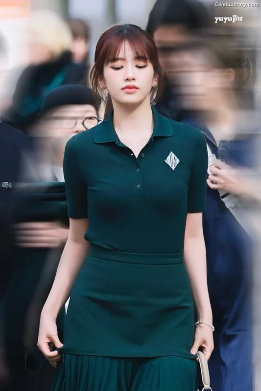 An Yujin photo 1 of 771
