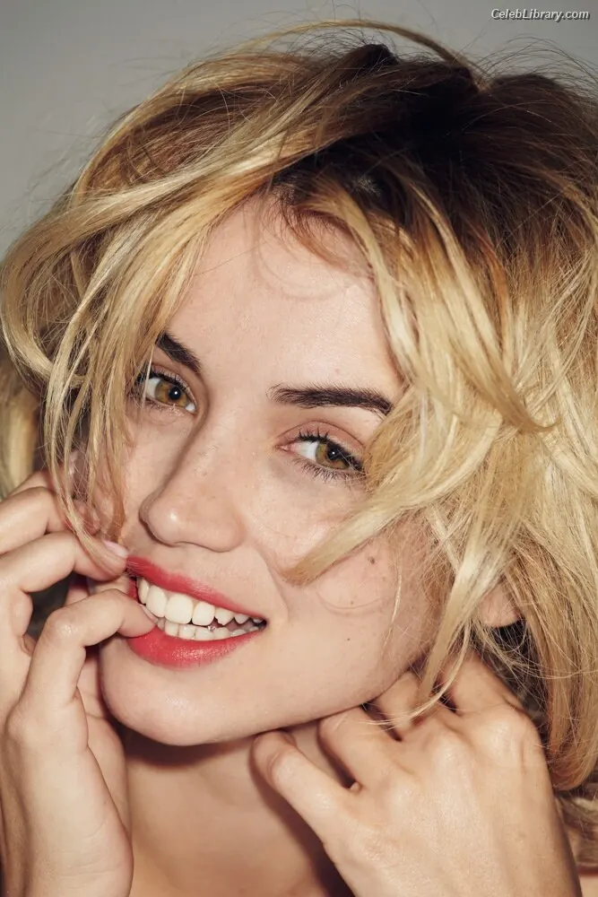 Ana de Armas photo 7 of 504