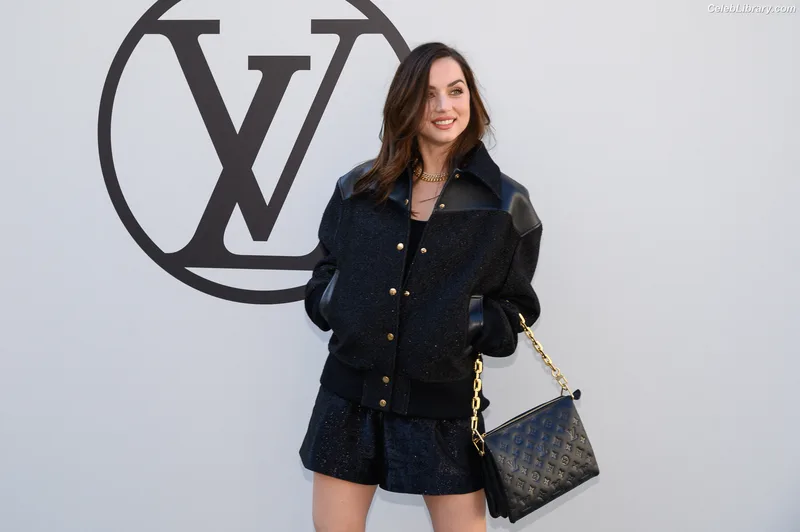 Ana de Armas photo 14 of 3418