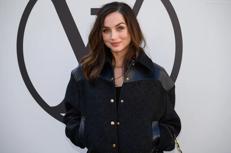 Ana de Armas photo 16 of 3418