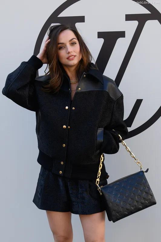 Ana de Armas photo 18 of 3418