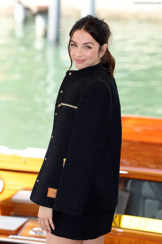 Ana de Armas photo 22 of 3418