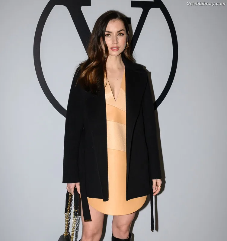 Ana de Armas photo 16 of 3418