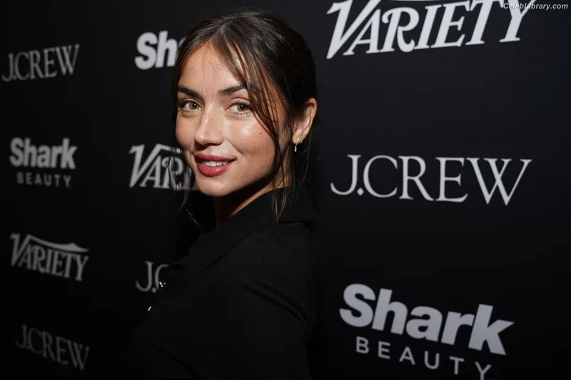 Ana de Armas photo 19 of 3418