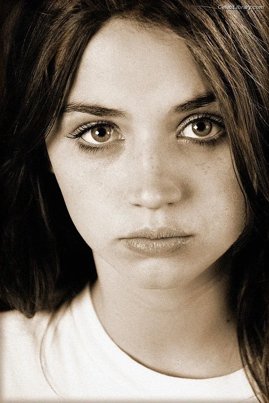 Ana de Armas photo 18 of 3418