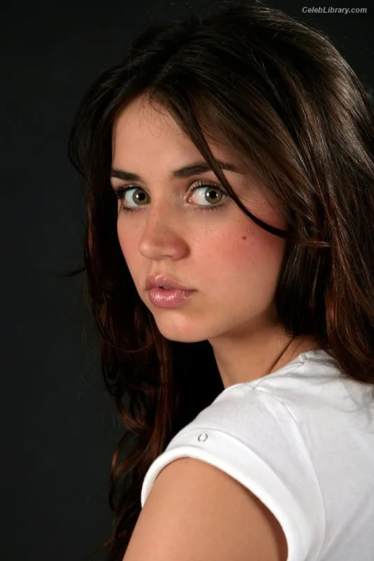Ana de Armas photo 2 of 3418