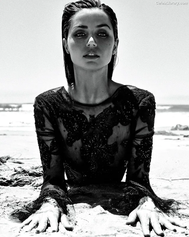 Ana de Armas photo 8 of 3418