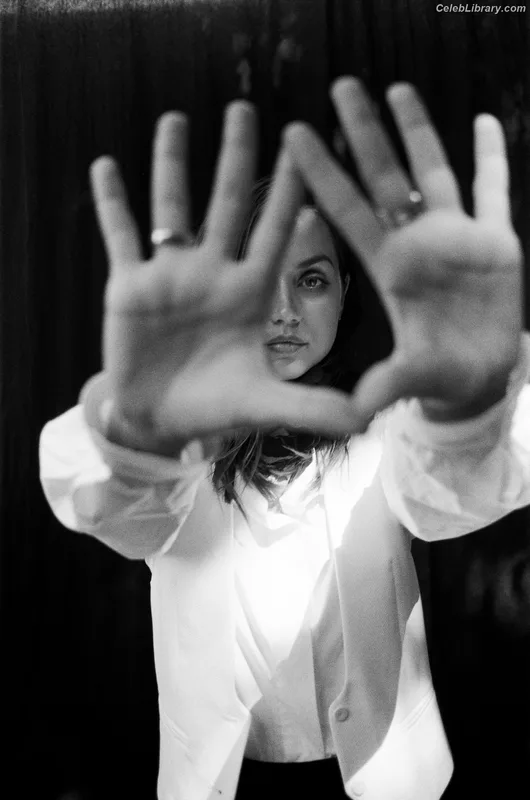 Ana de Armas photo 22 of 3418
