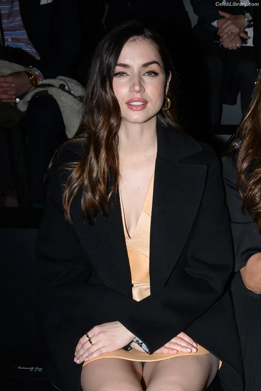 Ana de Armas photo 10 of 3418