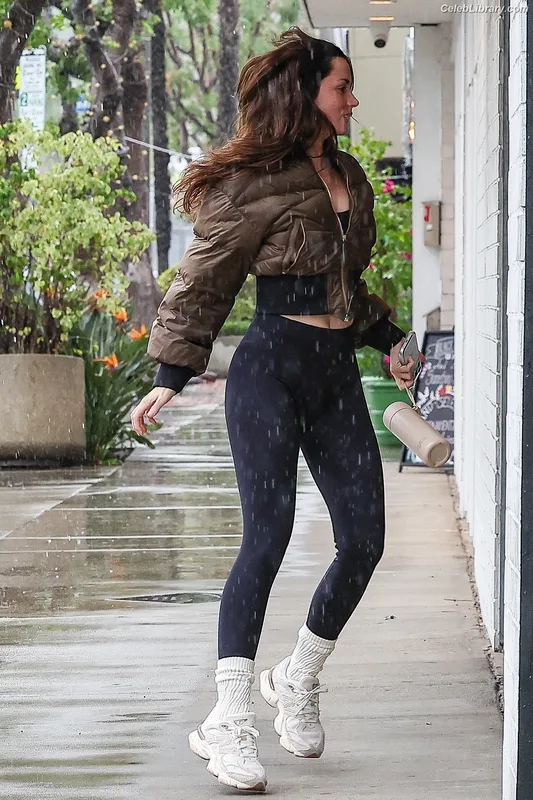 Ana de Armas photo 7 of 3418