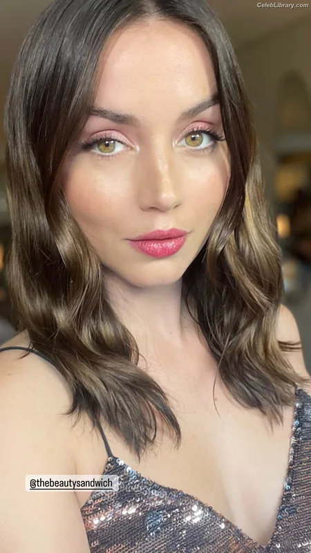 Ana de Armas photo 19 of 3418
