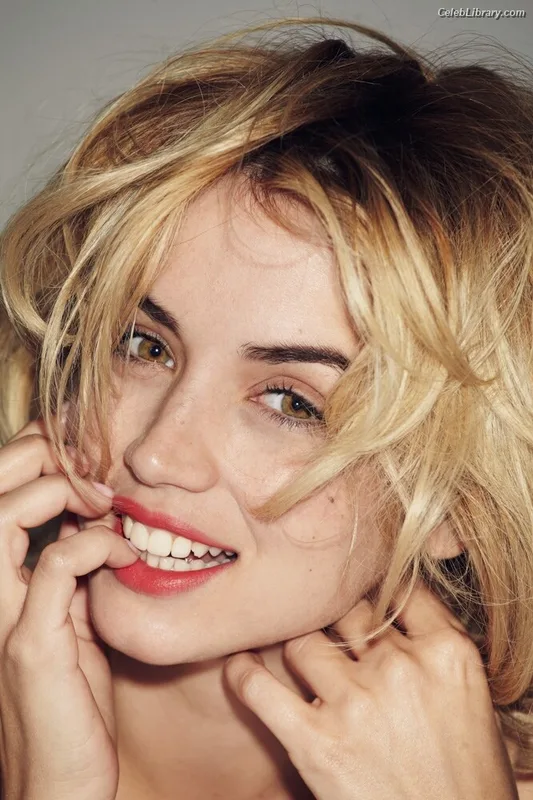 Ana de Armas photo 7 of 3418