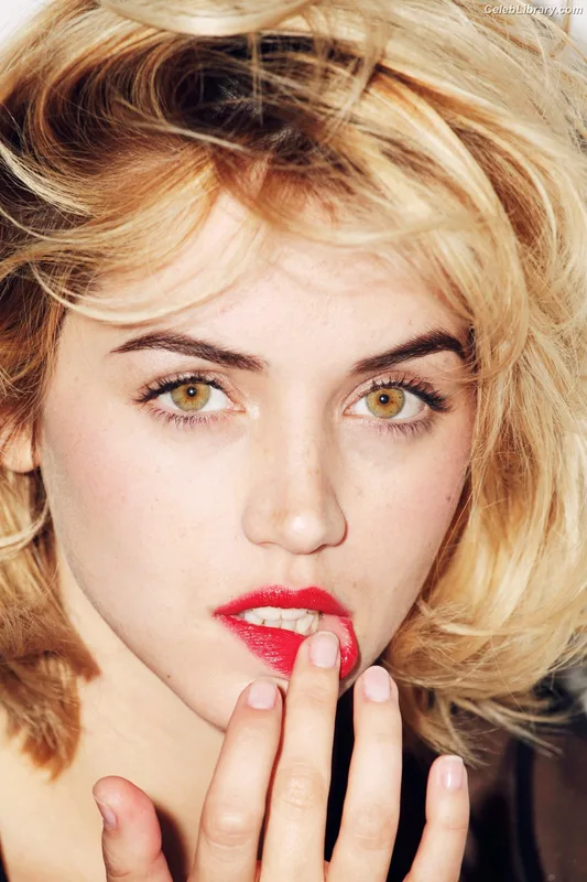 Ana de Armas photo 15 of 3418