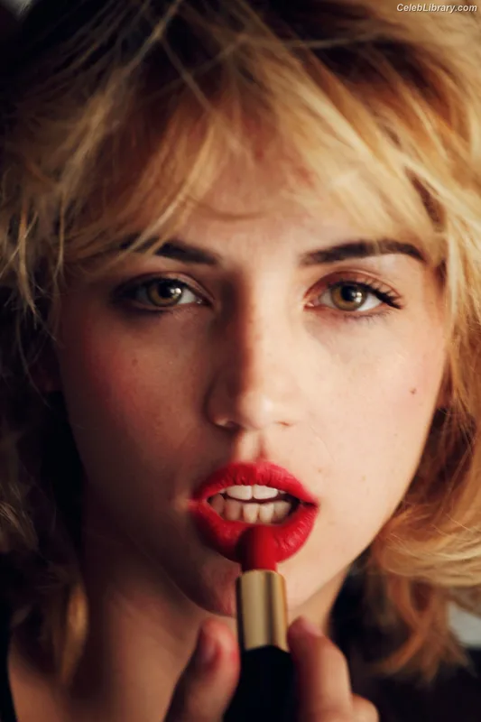 Ana de Armas photo 2 of 3418