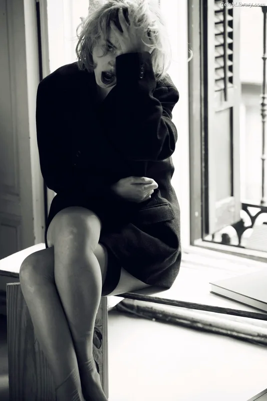 Ana de Armas photo 1 of 3418