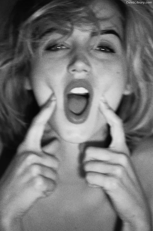 Ana de Armas photo 11 of 3418